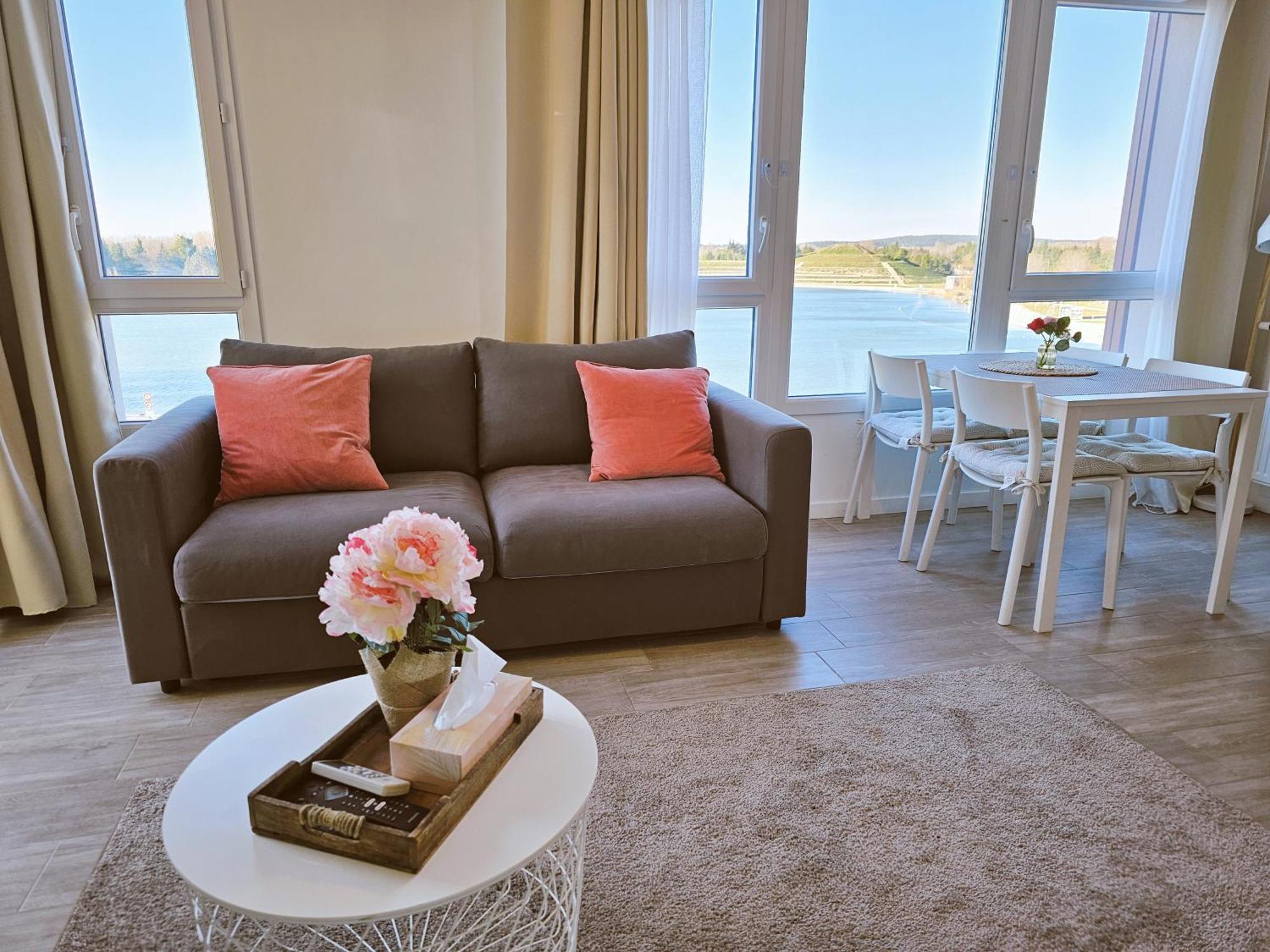 Lakeside Provence - Appartement 4 Etoiles Face Au Lac De Monteux Eksteriør bilde